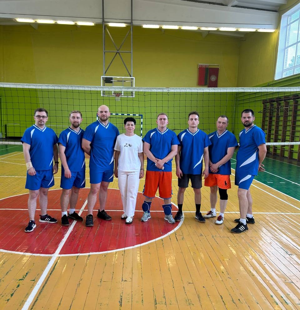 Стартовали соревнования по волейболу